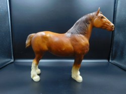 83 BREYER CLYDESDALE MARE CHESTNUT HORSE, SHORT TAIL, 4 WHITE SOCKS